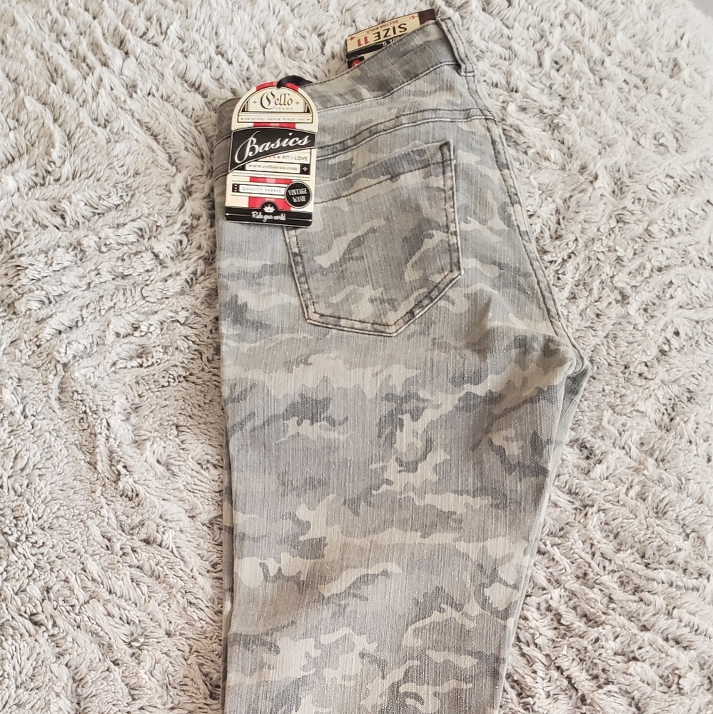 CELLO JEAN VINTAGE WASH SIZE 11